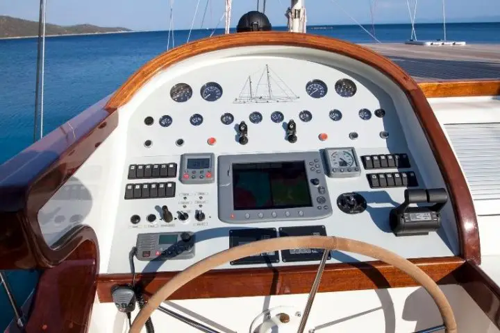 Sailboat Chartplotters Compared