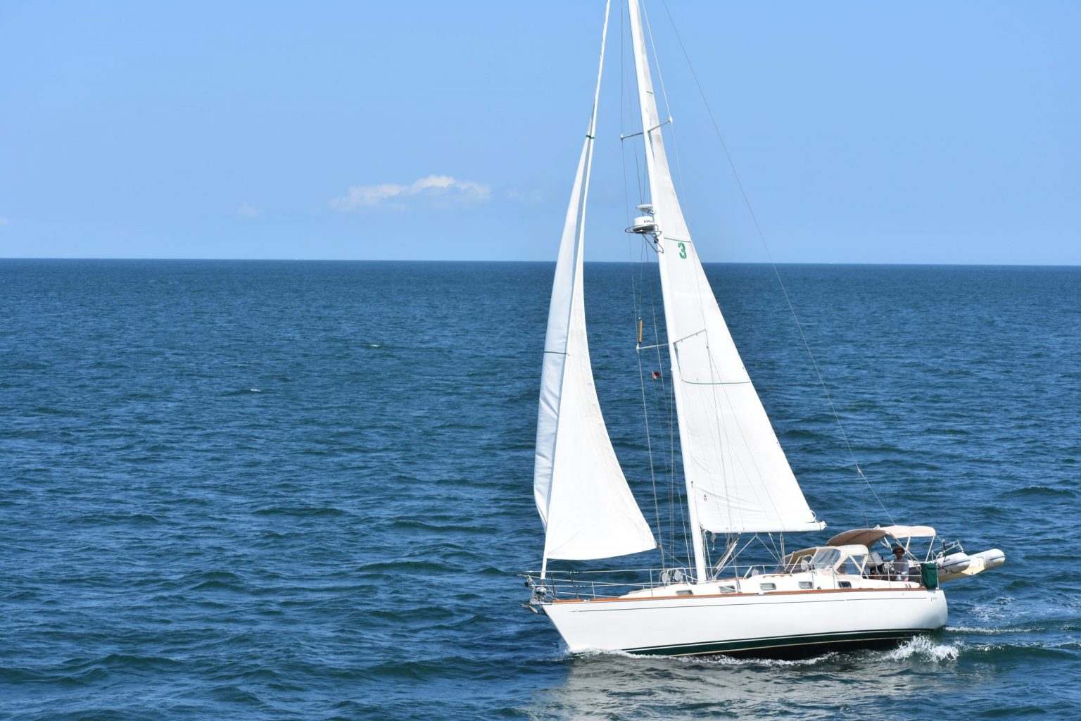 single hull sailboat