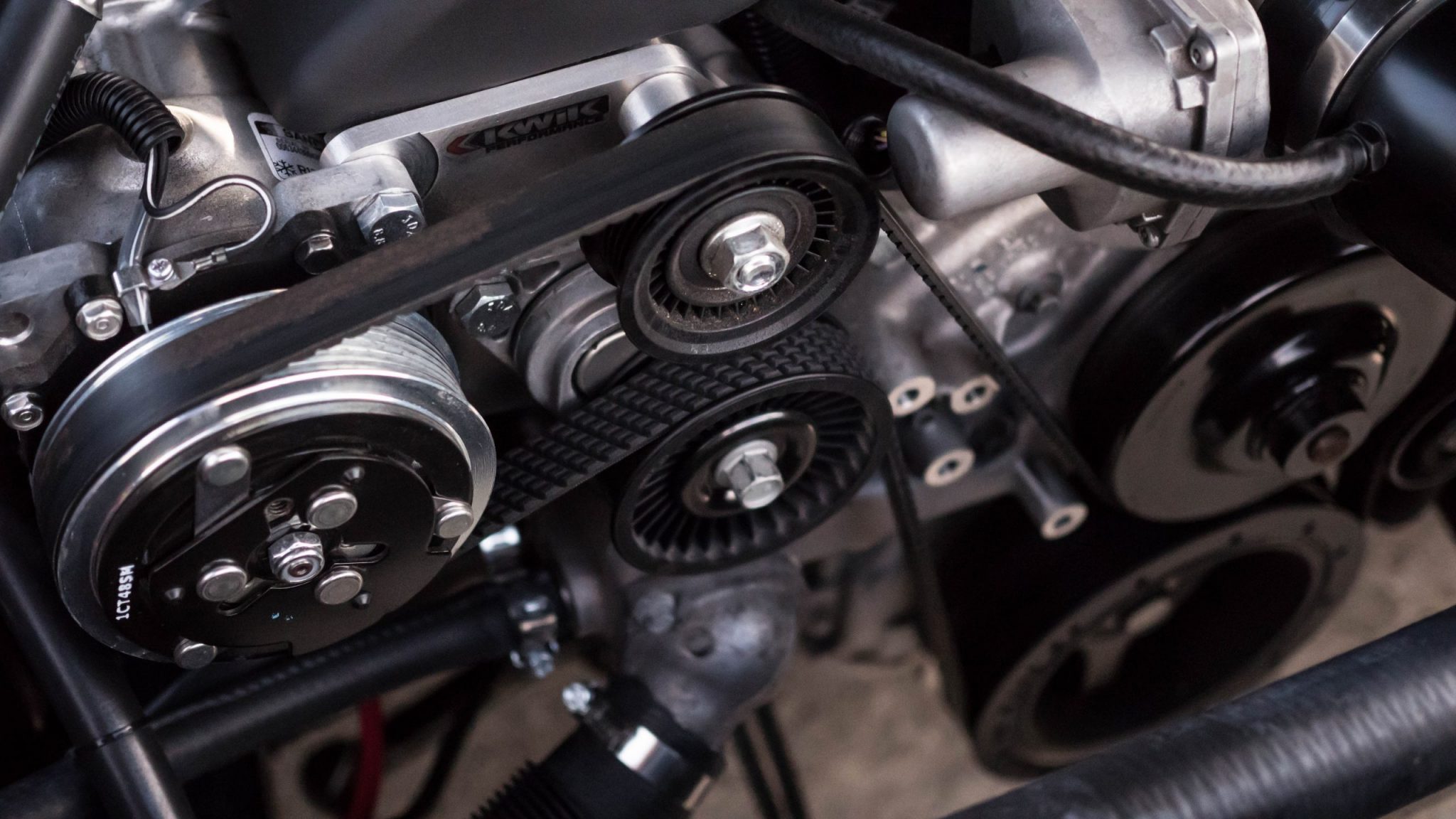 Inboard vs Outboard Motors How to Choose the Right One