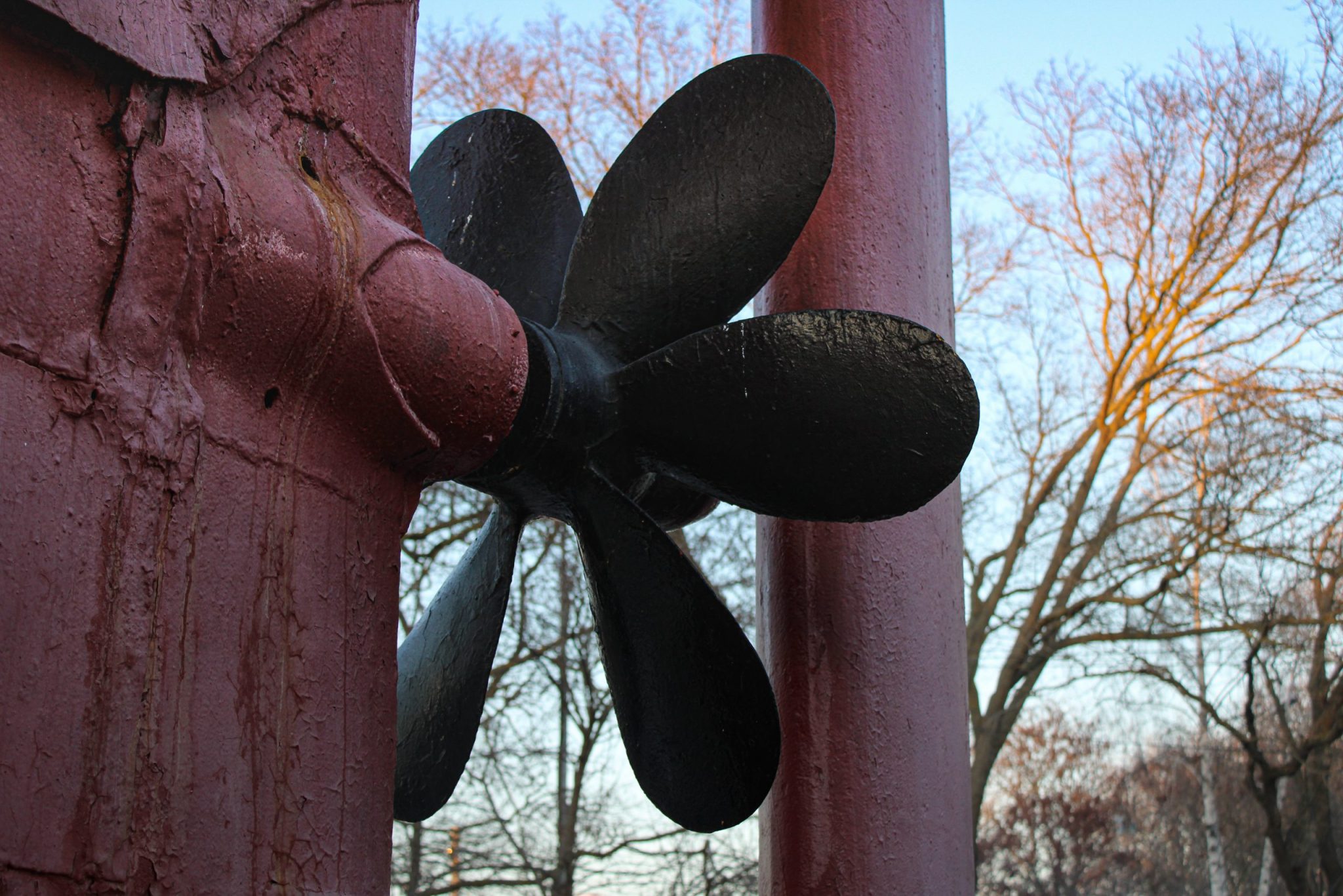 Do Boats Have Transmissions?