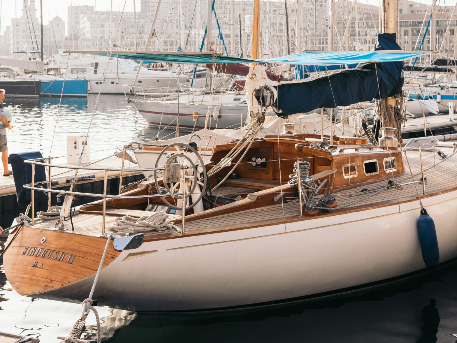 transom on a sailboat