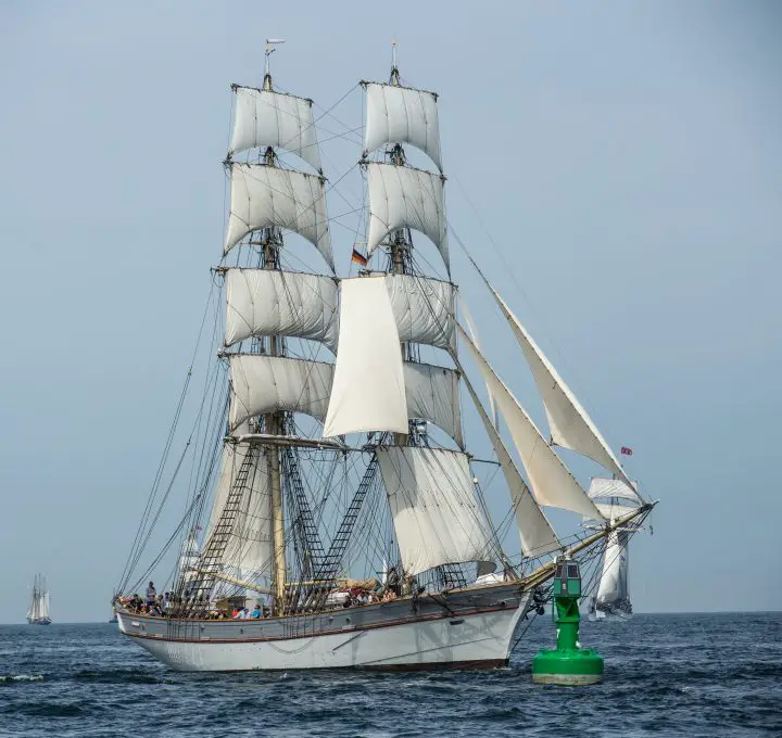 2 masted ship brig