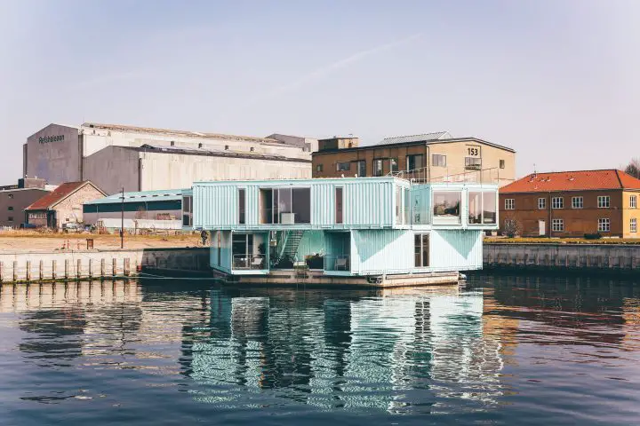 is living on a houseboat cheaper