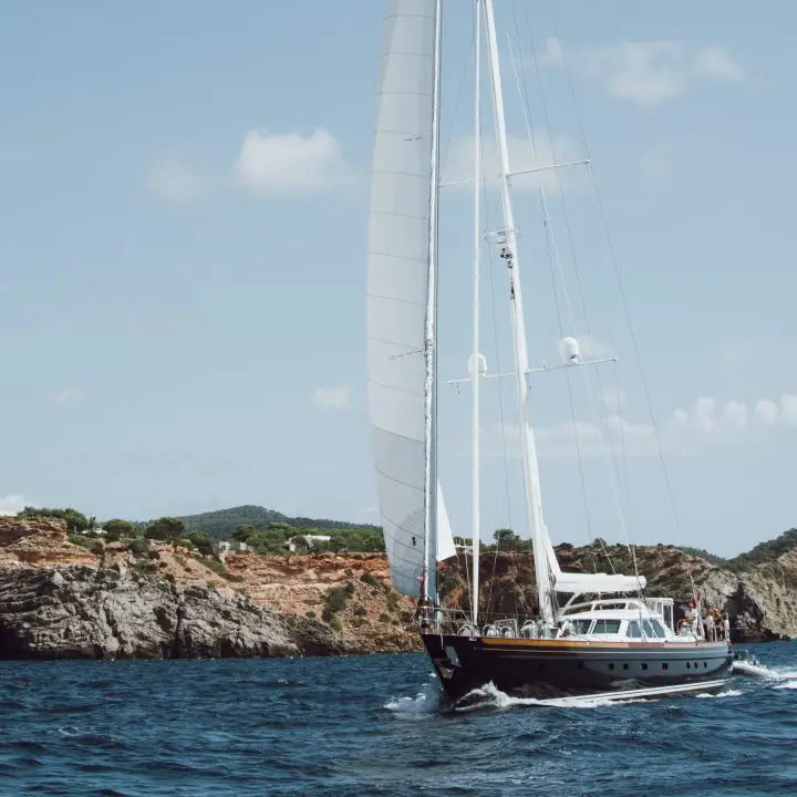Best Sailboats To Live On