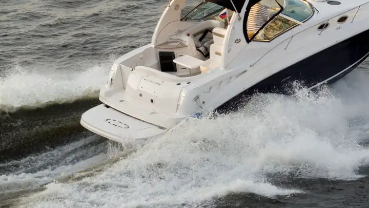 What Is the Transom of a Boat EXPLAINED (6)