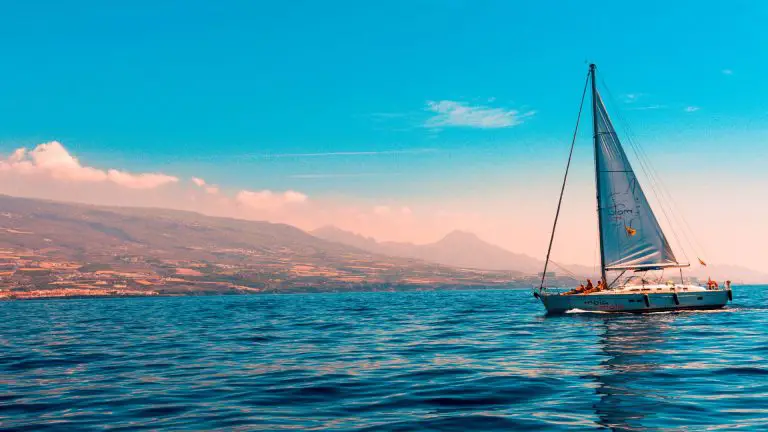 what to look for when buying a sailboat