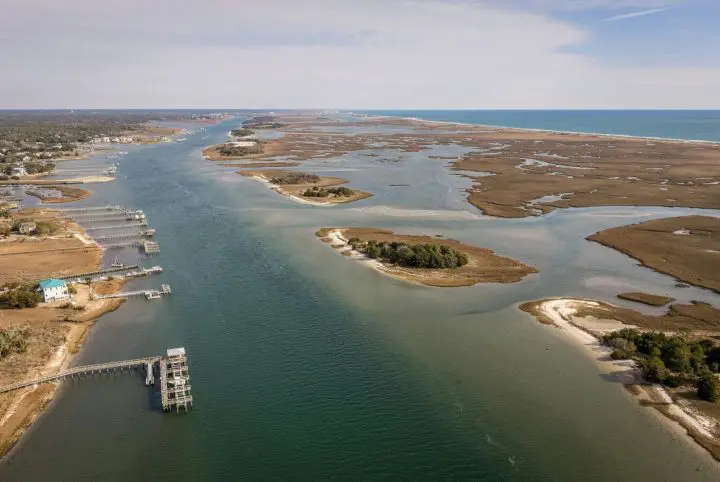 sailing the intracoastal waterway